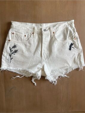 Levi’s White Floral Embroidered Denim Button Fly Shorts